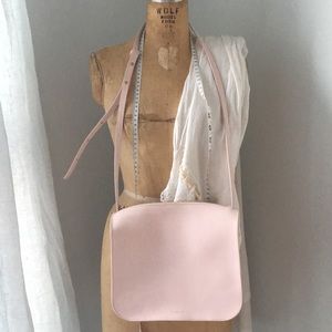Cuero & Mor Pink Crossbody Bag